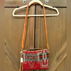 NWT Be Clever Southwest Tapestry Crossbody Bag